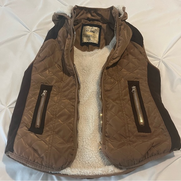 Ci Sono Women hooded Puffer Quilted Faux Sherpa Lining Vest Camel Cream Small - Picture 5 of 11